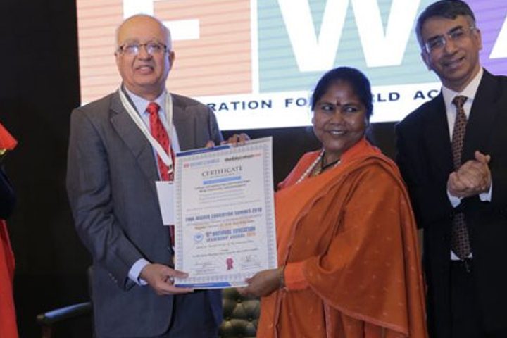 newimg3 720x480 Mody University awarded Best University Dedicated to Empowerment of Women”